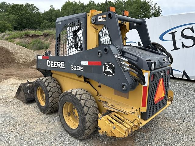 Image of John Deere 320E equipment image 2
