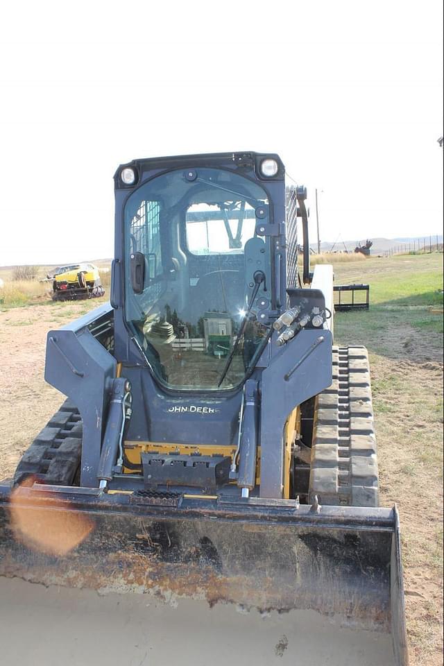 Image of John Deere 323D equipment image 2