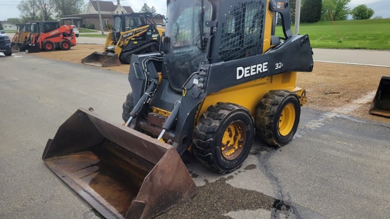 2018 John Deere 324E Equipment Image0