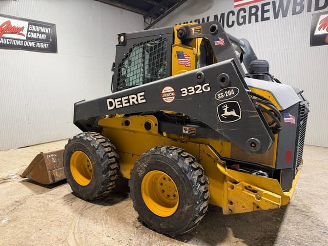 Image of John Deere 332G equipment image 2
