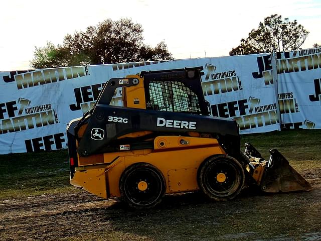 Image of John Deere 332G equipment image 3