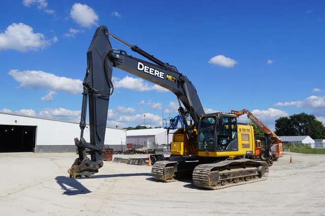 Image of John Deere 345G LC equipment image 3