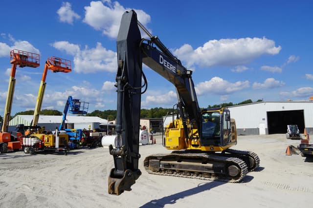 Image of John Deere 345G LC equipment image 4