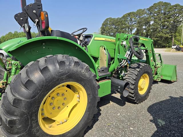 Image of John Deere 5075E equipment image 2
