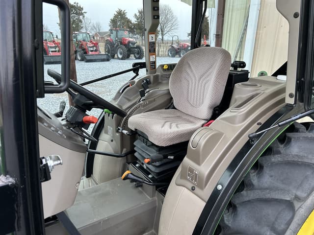 Image of John Deere 5075GN equipment image 2