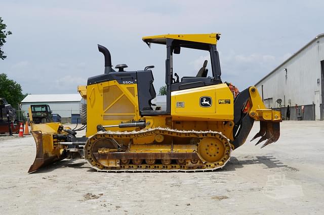 Image of John Deere 550K XLT equipment image 1