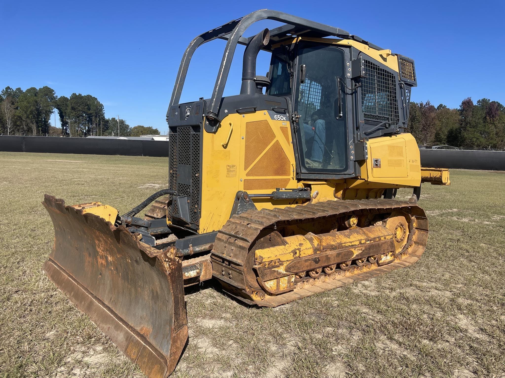 2018 John Deere 650K XLT Equipment Image0