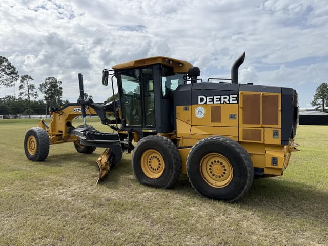 Image of John Deere 672GP equipment image 2