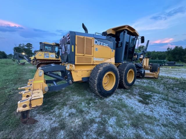 Image of John Deere 672GP equipment image 4