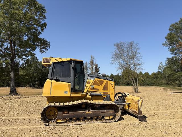 Image of John Deere 700K LGP equipment image 2