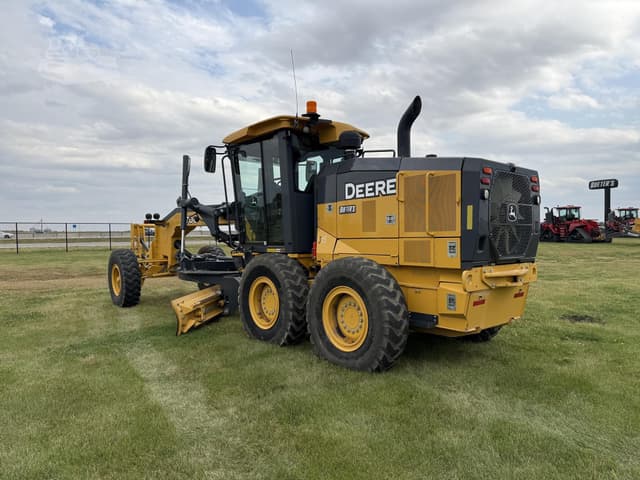 Image of John Deere 770G equipment image 2