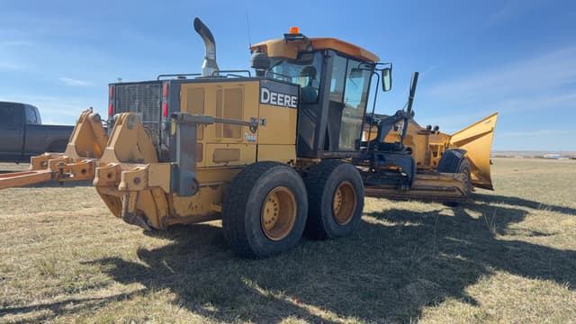 Image of John Deere 772G equipment image 3