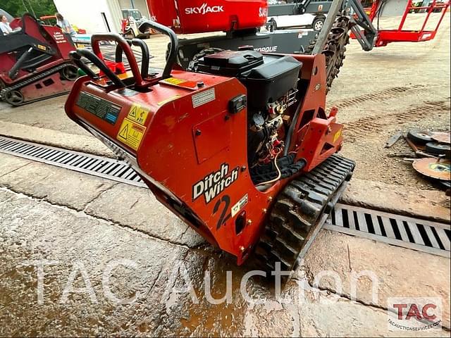 Image of Ditch Witch C16X equipment image 4