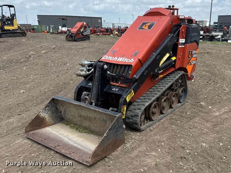 2018 Ditch Witch SK1050 Equipment Image0