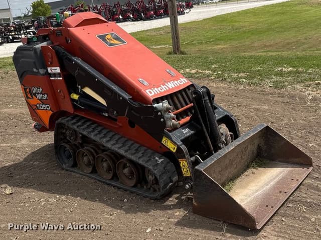 Image of Ditch Witch SK1050 equipment image 2