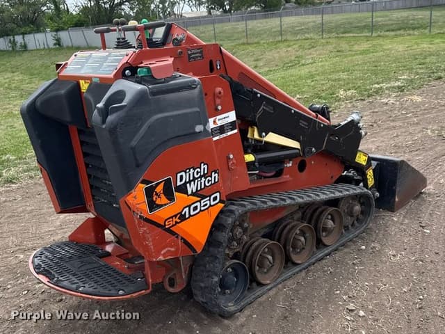 Image of Ditch Witch SK1050 equipment image 4