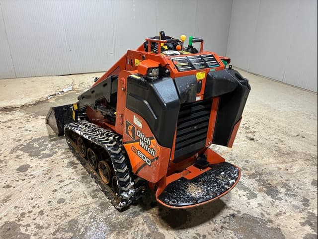 Image of Ditch Witch SK800 equipment image 2