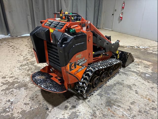 Image of Ditch Witch SK800 equipment image 4