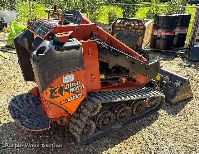 Image of Ditch Witch SK800 equipment image 4
