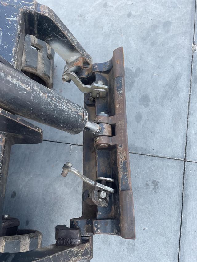 Image of Ditch Witch SK800 equipment image 4