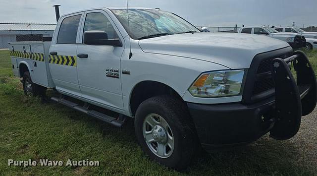 Image of Dodge Ram 2500HD equipment image 2