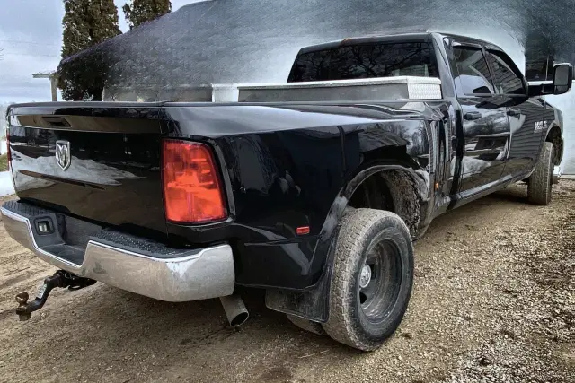 Image of Dodge Ram 3500 equipment image 4