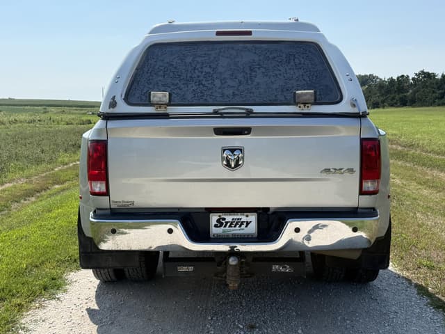 Image of Dodge Ram 3500 equipment image 3