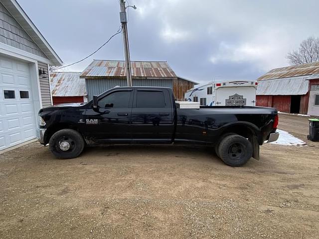 Image of Dodge Ram 3500 equipment image 3