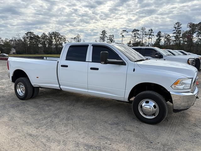 Image of Dodge Ram 3500 equipment image 4