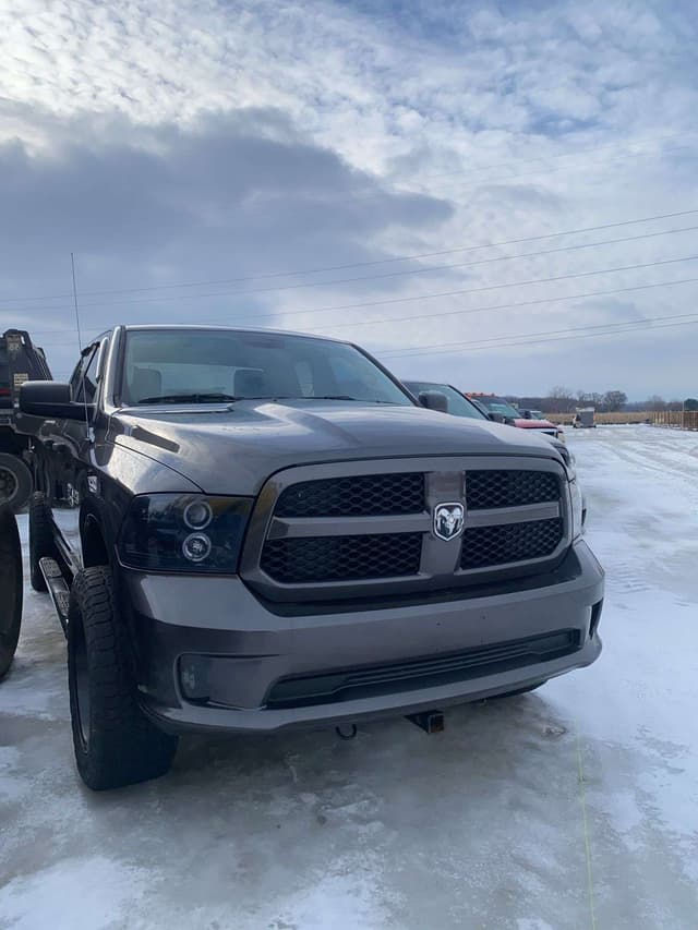 Image of Dodge Ram 1500 equipment image 3