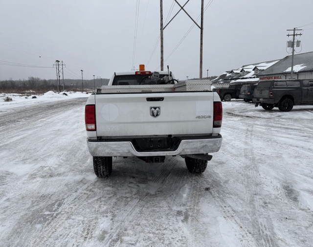 Image of Dodge Ram 2500 equipment image 3
