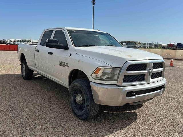 Image of Dodge Ram 2500 equipment image 2