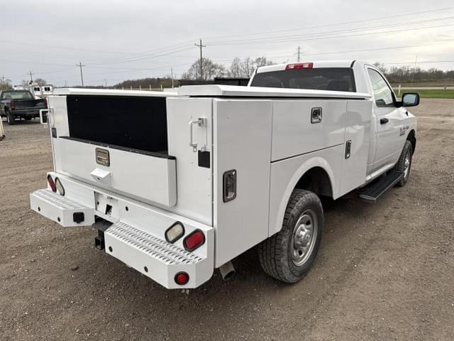 Image of Dodge Ram 2500HD equipment image 2