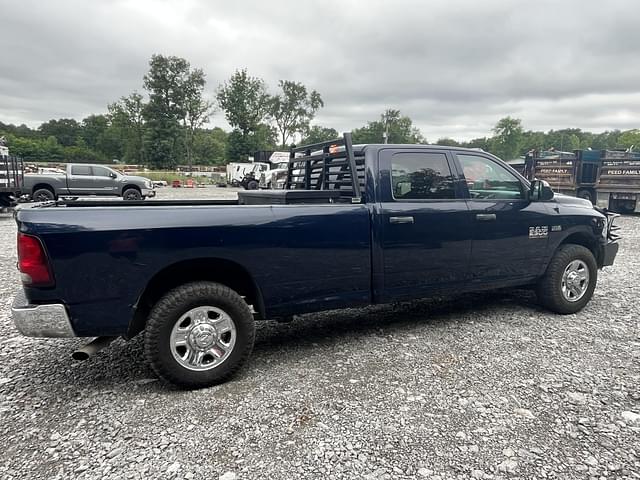 Image of Dodge Ram 2500 equipment image 2