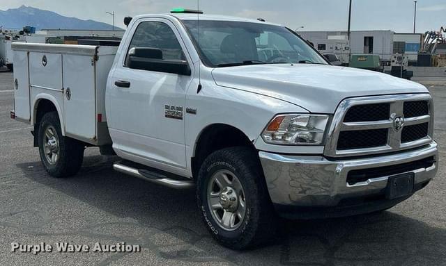 Image of Dodge Ram 2500 equipment image 2