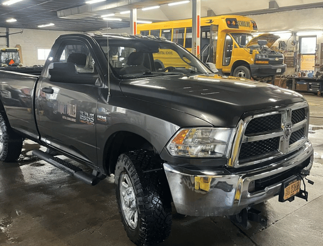 Image of Dodge Ram 2500HD equipment image 2