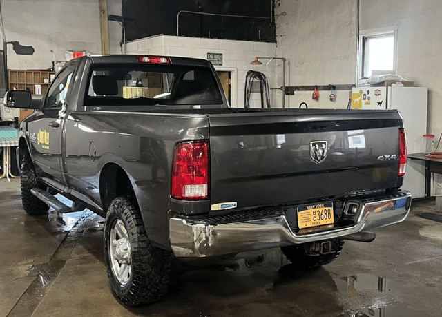 Image of Dodge Ram 2500HD equipment image 4