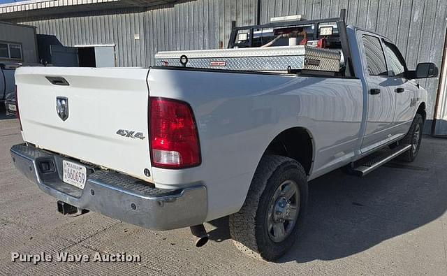 Image of Dodge Ram 2500HD equipment image 4