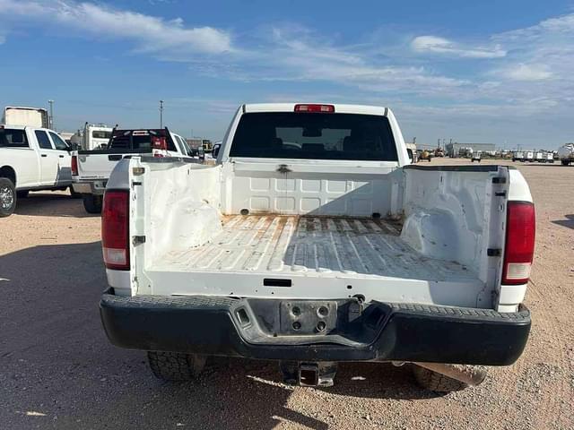Image of Dodge Ram 3500 equipment image 4