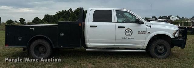 Image of Dodge Ram 3500 equipment image 3