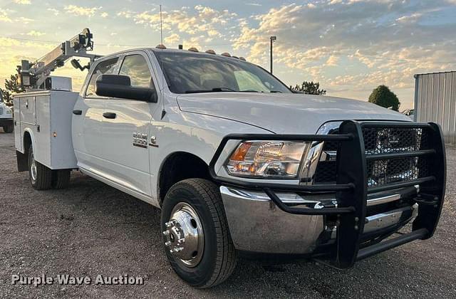 Image of Dodge Ram 3500HD equipment image 2