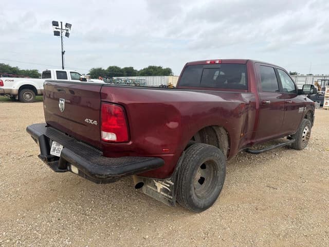 Image of Dodge Ram 3500HD equipment image 4