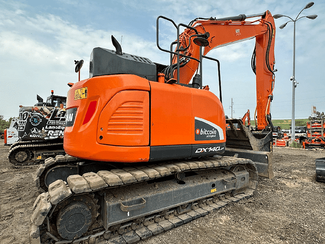 Image of  Doosan DX140LCR equipment image 3