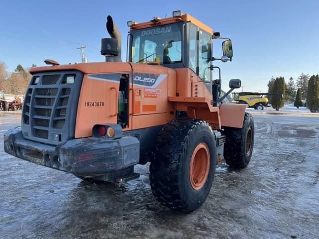 Image of Doosan DL250-5 equipment image 2