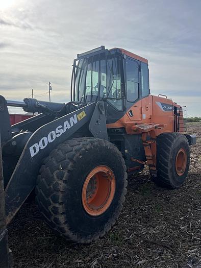 Image of  Doosan DL300 equipment image 3