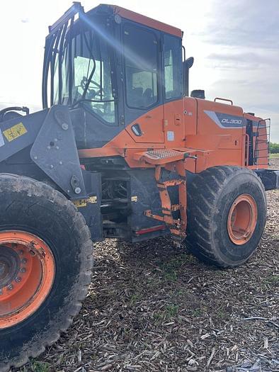 Image of  Doosan DL300 equipment image 4