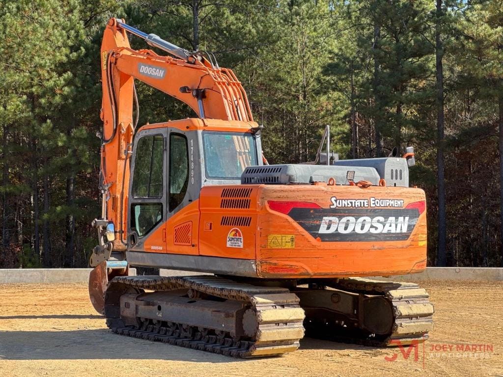 2018  Doosan DX140LC-5 Equipment Image0