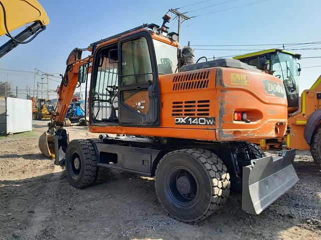 Image of  Doosan DX140W equipment image 4