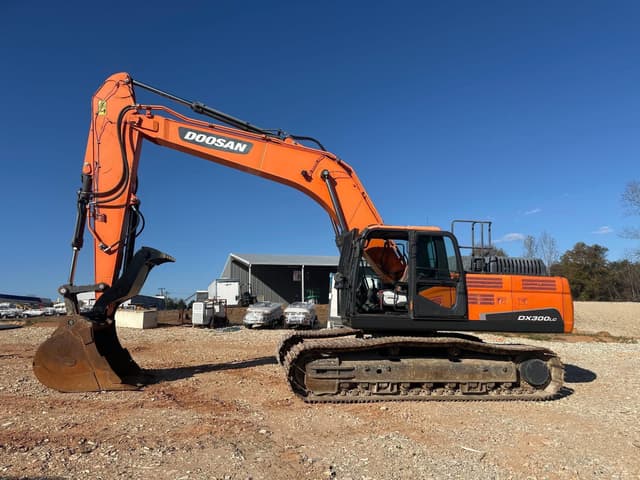 Image of Doosan DX300LC-5 equipment image 1