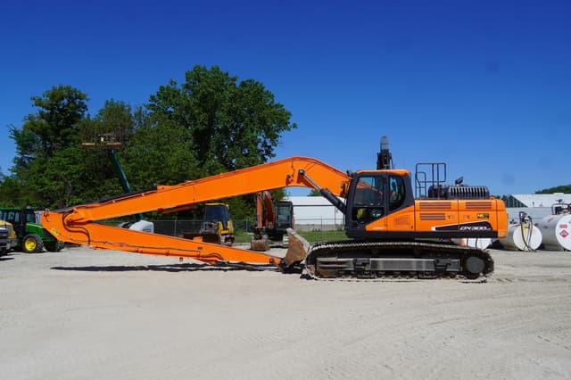 Image of Doosan DX300LC-5 equipment image 1